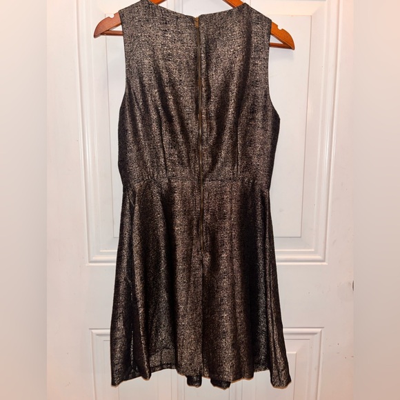 One ❤️ Clothing LA Holiday party dress Med. black and gold sleeveless mini prom - Picture 7 of 7